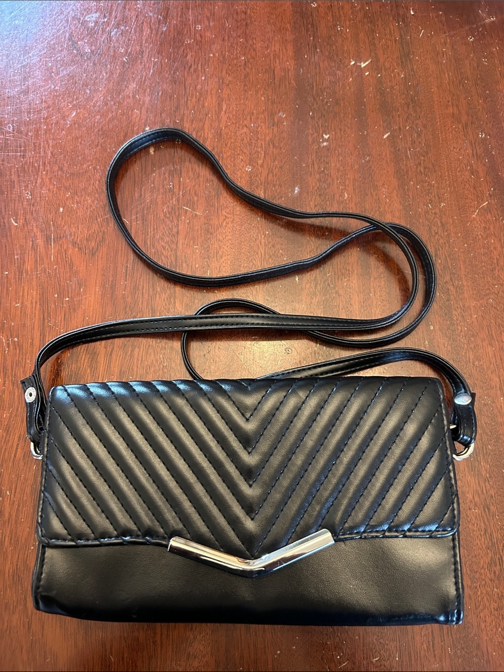 Black Quilted V-Pattern Crossbody Bag - Unbranded